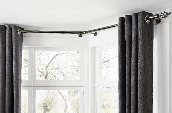 S'adapte à n'importe quelle tringle ou rail de rideau de baie vitrée