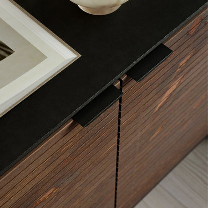 La collection Lane. Buffet 2 portes 3 tiroirs en espresso brossé noir granulé