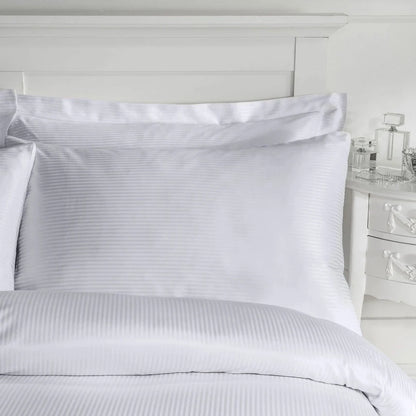 Parure de lit avec housse de couette à rayures en satin crème 300 fils