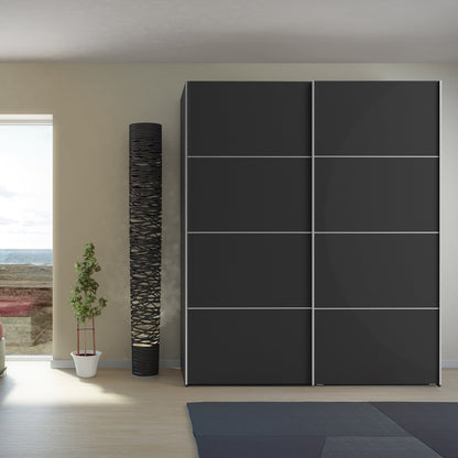 Colección 'Patsy'. Armario corredero de 180 cm en negro mate con puertas negras mate y 2 estantes