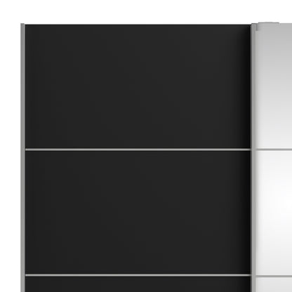La collection 'Patsy'. Armoire coulissante 180 cm en noir mat avec portes noires mates et 5 étagères