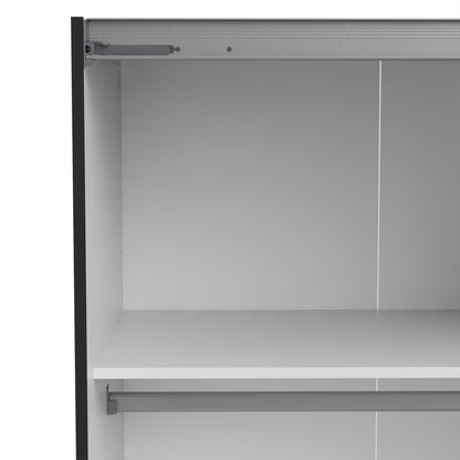 La collection 'Patsy'. Armoire coulissante 180 cm en noir mat avec portes noires mates et 5 étagères