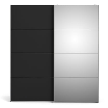 La collection 'Patsy'. Armoire coulissante 180 cm en noir mat avec portes noires mates et 5 étagères