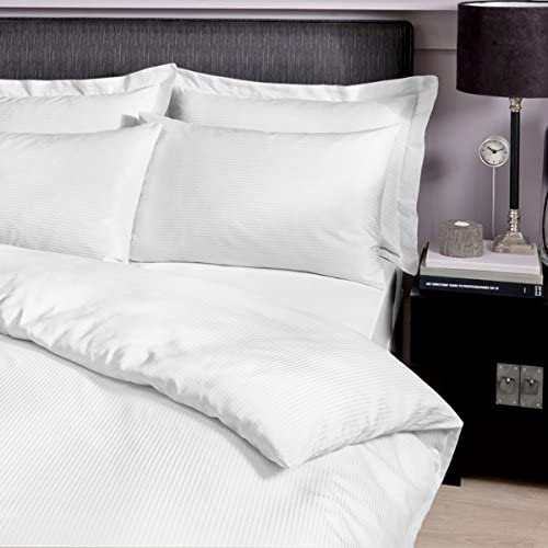 Parure de lit avec housse de couette à rayures en satin crème 300 fils