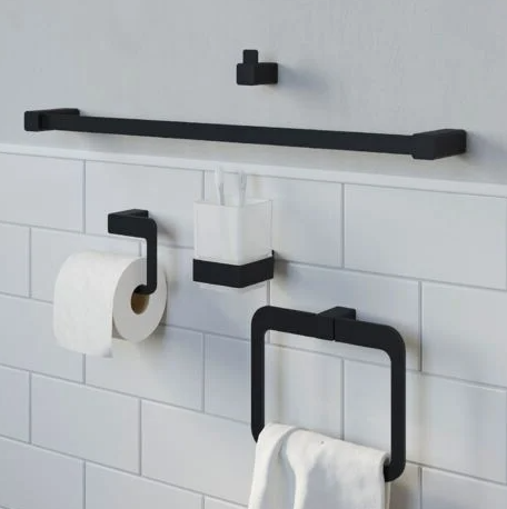 Montaje de accesorios de baño