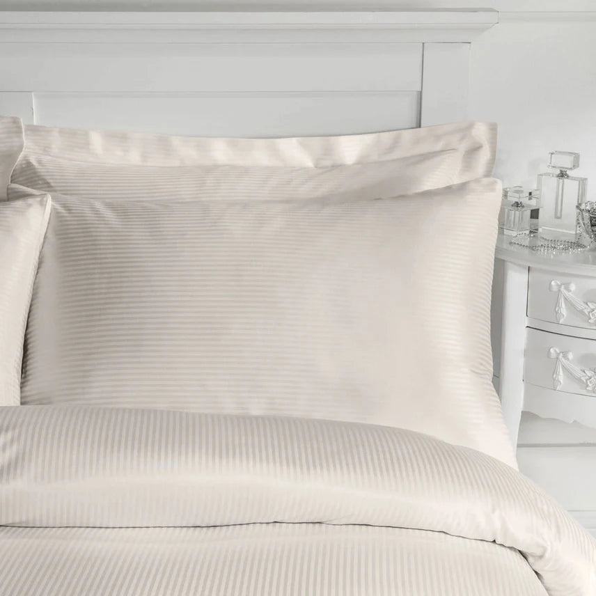 Parure de lit avec housse de couette à rayures en satin crème 300 fils